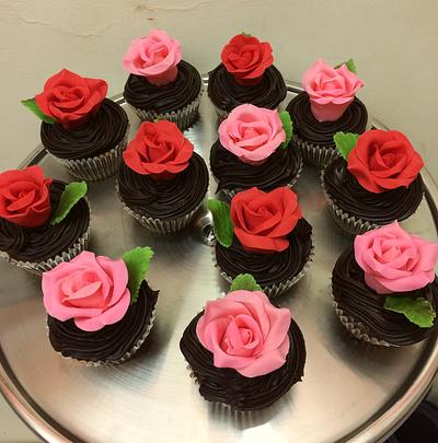 Rose cupcakes - Cake by Susanna Sequeira
