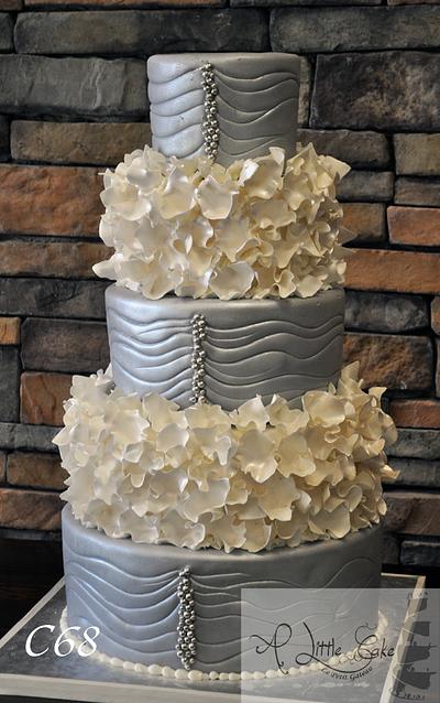 Fondant Wedding Cakes - Cake by Leo Sciancalepore