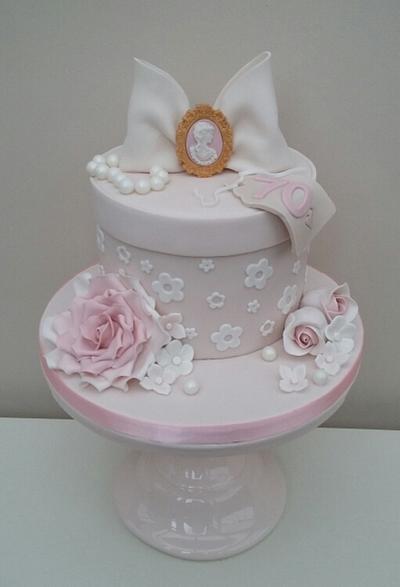 Vintage Hatbox  - Cake by The Buttercream Pantry