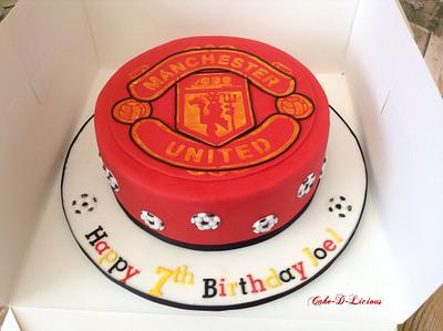 MANCHESTER UNITED FC ⚽️⚽️⚽️ - Cake by Sweet Lakes Cakes