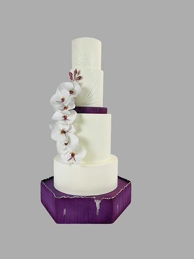Wedding cake flowers  - Cake by Cindy Sauvage 