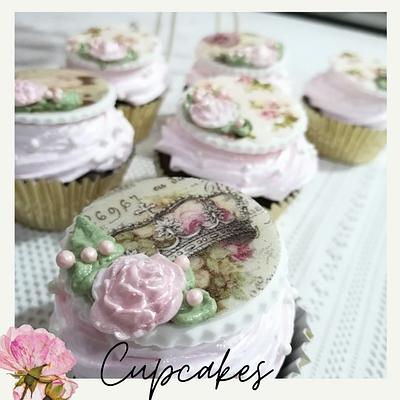 Cupcakes vintage  - Cake by Claudia Smichowski
