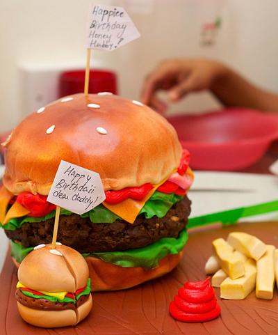 A burger cake for a foodie! - Cake by Maaria