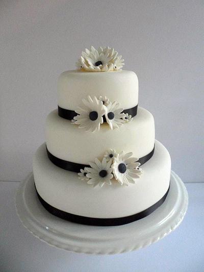 Navy & White Daisy Wedding Cake  - Cake by Littlecakey