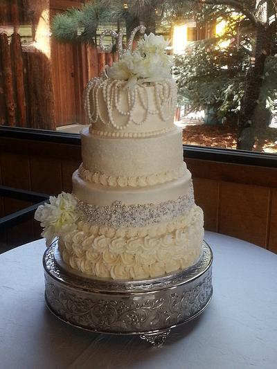 Pearl Wedding Cake - Cake by Kassie Smith