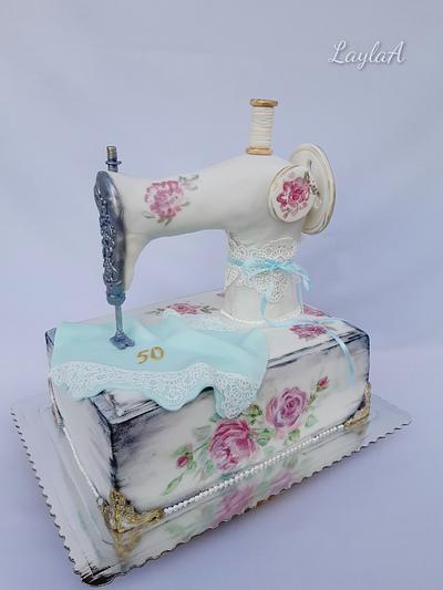 Vintage sewing machine  - Cake by Layla A