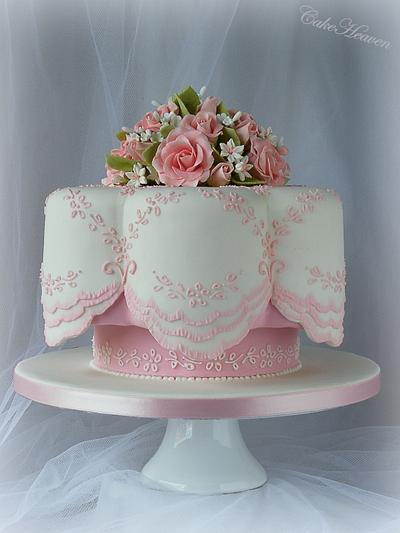 White and Pink cake with Pink Roses - Cake by CakeHeaven by Marlene