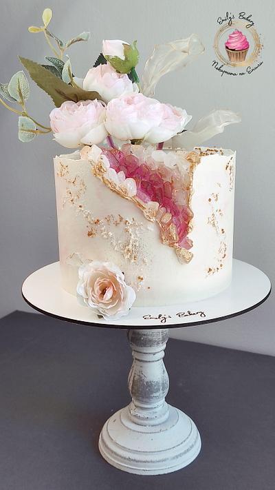 Geode flower cake - Cake by Emily's Bakery