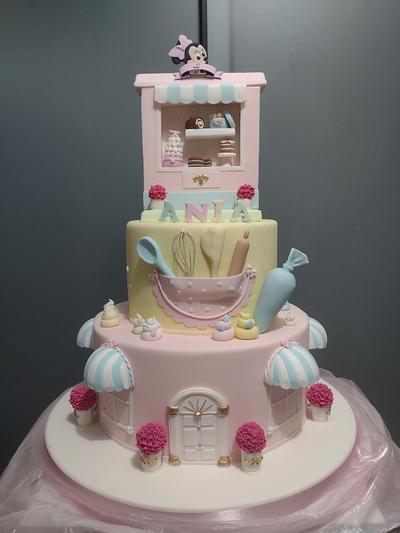 Minnie's Patisserie  - Cake by Julissa 