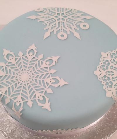 Snowflake Lace Christmas Cake - Cake by Sugar by Rachel