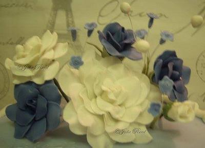 Blue & White Roses - Cake by Julie Reed Cakes