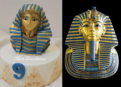 Gold statue of Tutankhamun - Cake by Miss Zuccherina cake designer