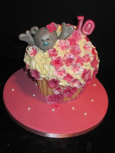 a cupcake from me to you  - Cake by d and k creative cakes