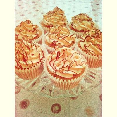 Vanilla and Chocolate Cupcakes. - Cake by Lilie Rose Walshe