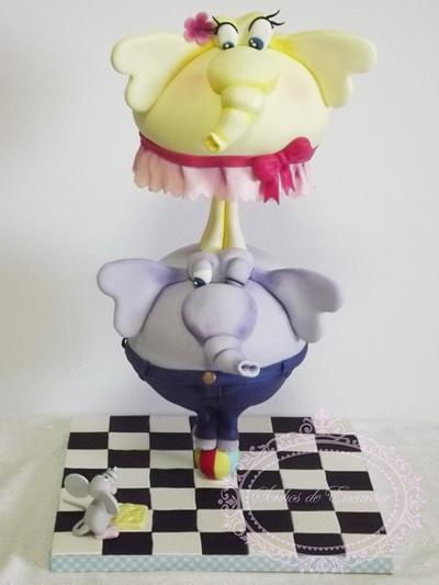 The elephants and the little mouse - Cake by Sonhos de Encantar by Sónia Neto