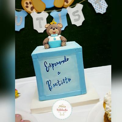 Baby Bear Box - Cake by Yani Ferreyra