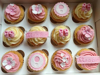 Baby shower cupcakes - Cake by Candy Apple Bakery