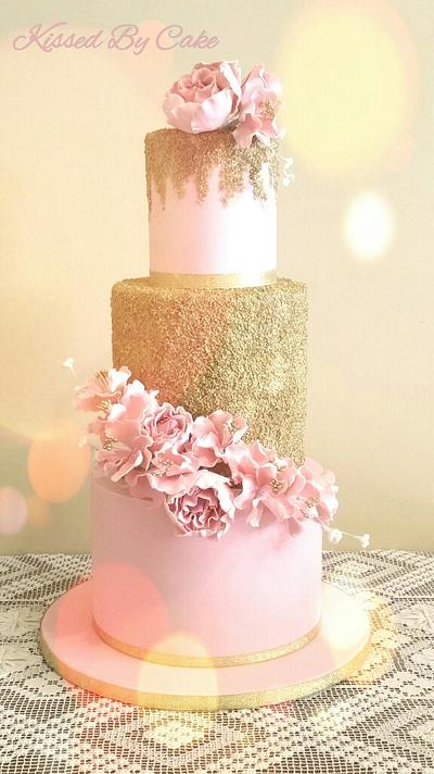 Dripping Glitter  - Cake by Shell Thompson