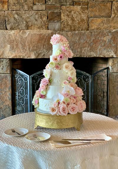 Elegant & Classy Wedding Cake - Cake by Brandy-The Icing & The Cake