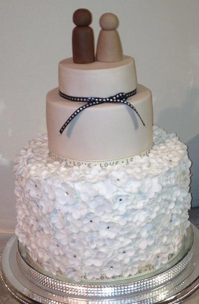 Noa Daisy Wedding Cake - Cake by Lisa
