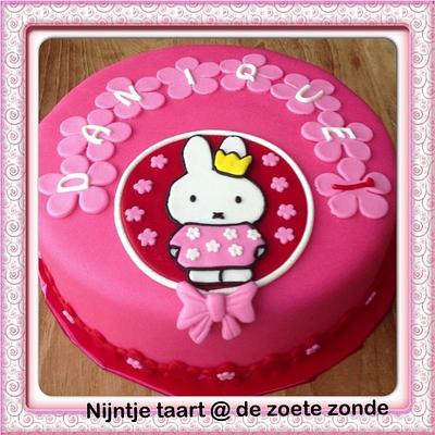 Miffy - Cake by marieke