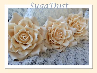 Ivory Roses - Cake by Mary @ SugaDust