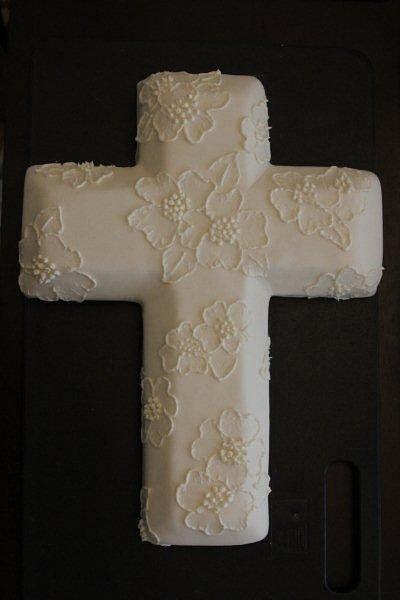 Brushed Embroidery Cross Cake - Cake by 3DSweets