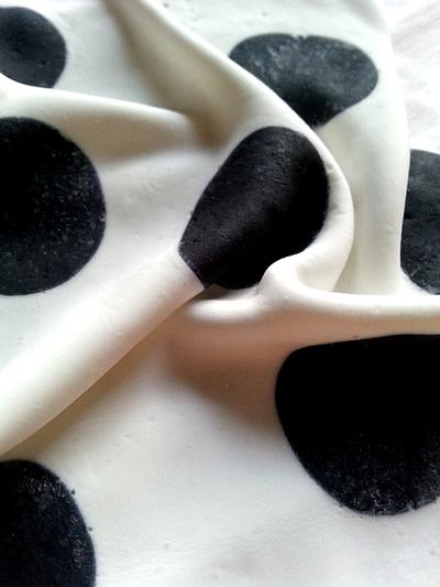 Polka-dot edible fabrics - Cake by Danielle