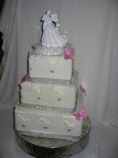 Daffodil Lace Wedding Cake - Cake by cakes2gobymayanaji