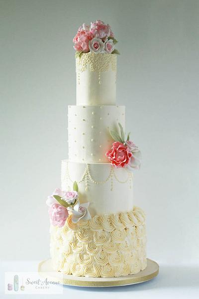 Vintage buttercream wedding cake with flowers - Cake by Sweet Avenue Cakery