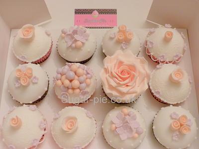 Vintage rose cupcakes - Cake by Sugar-pie