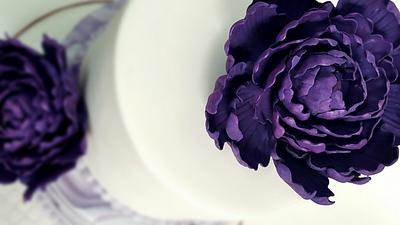 Purple peonies and marble effect wedding cake - Cake by sweetpiemy