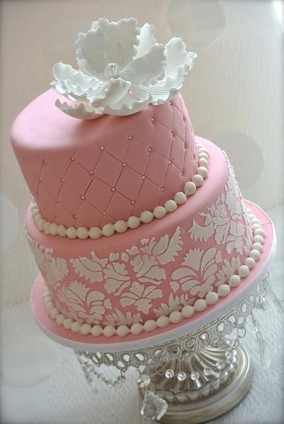 damask and pearls - Cake by Magda's cakes