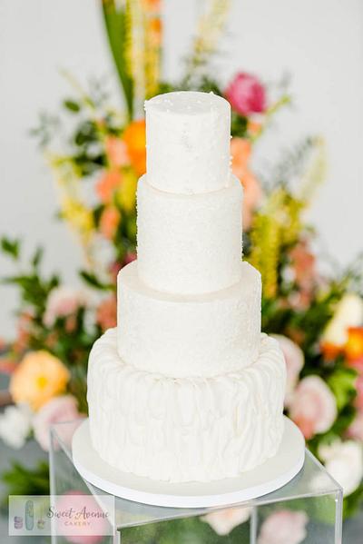 White Romantic Wedding Cake - Sweet Avenue Cakery - Cake by Sweet Avenue Cakery