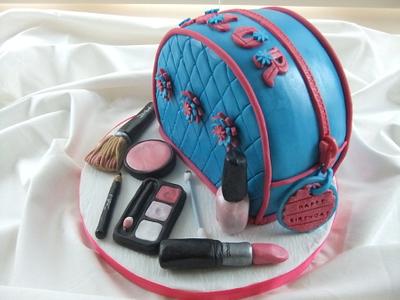 Make up bag birthday cake - Cake by Louise Hodgson