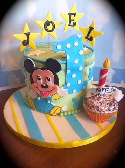 Look Who's 1? - Cake by Heidi