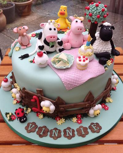 Animal Farm Picnic - Cake by Anita Barrett