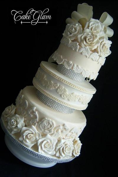 White wedding cake - Cake by BlogCakeGlam