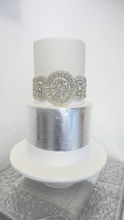 Silver leaf, white with diamonds... - Cake by Sweet Bea's