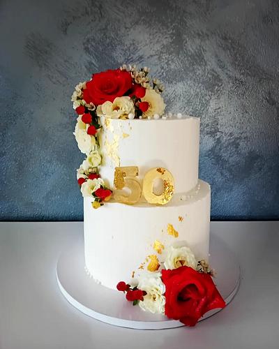 Red flowers  - Cake by alenascakes