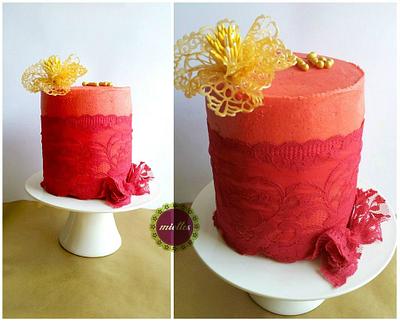 Sweet 16 in Red & Gold - Cake by miettes