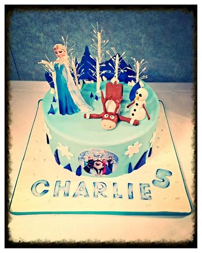 Frozen  - Cake by Fantasy Cakes