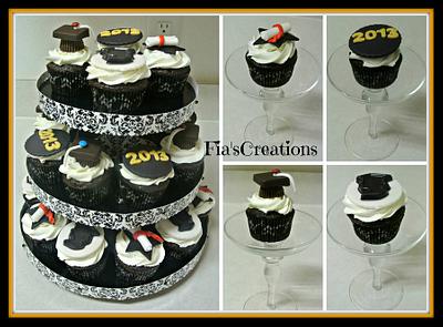 Graduation Cupcakes - Cake by FiasCreations