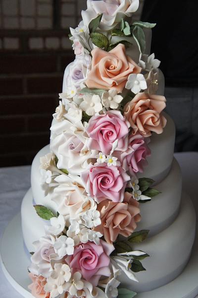 Flower Wedding Cake  - Cake by Maja Brookes