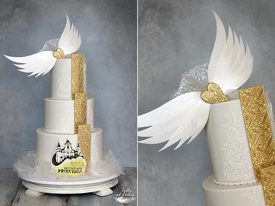 Angel wings - Cake by Lorna