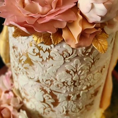 Champagne Gold Cake - Cake by Simplii Cakezz by Nehasree