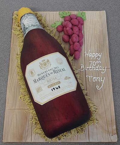 A Lovely Bottle of Rioja - Cake by Putty Cakes