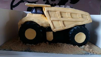 dump truck  - Cake by Little monsters Bakery