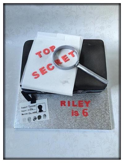 spy cake - Cake by inspiratacakes