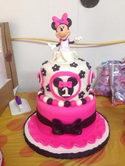 Minnie Mouse cake - Cake by Ashleylavonda